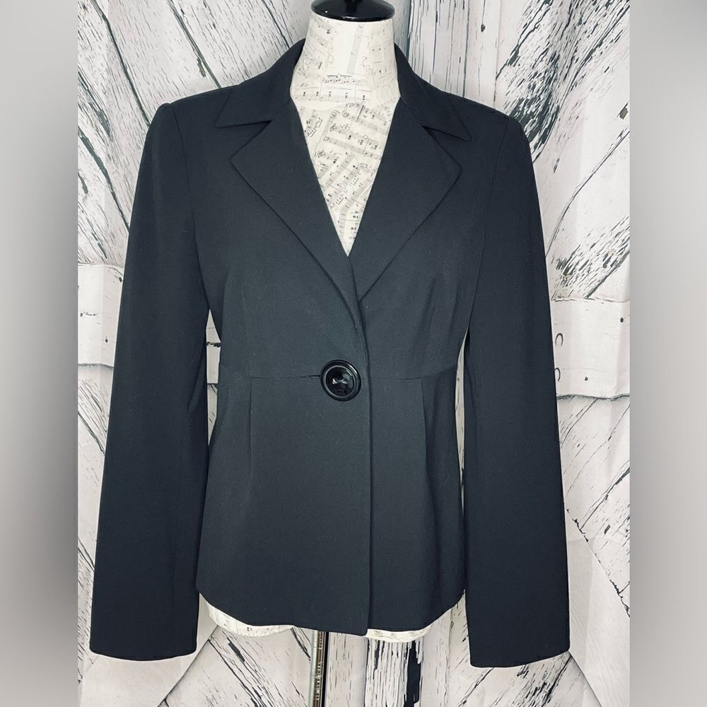 DONNA DEGNAN black blazer single button 8